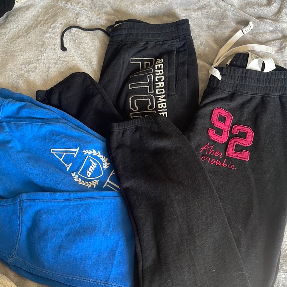 Abercrombie and fitch sweats 3 pairs
